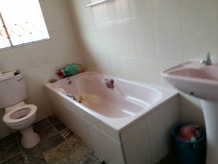 3 Bedroom Property for Sale in Tlhabane West North West